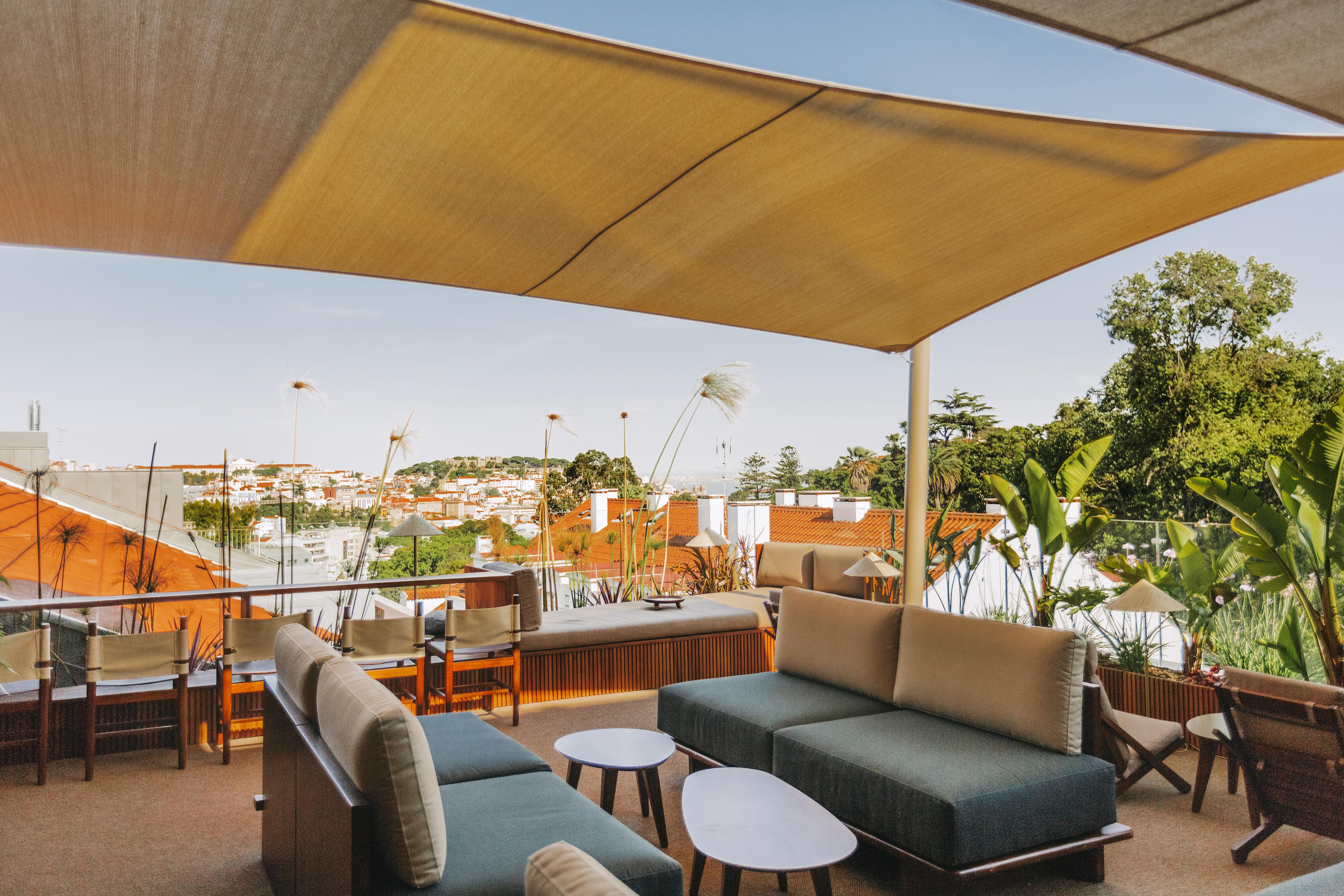 The Vintage Hotel & Spa Lisbon Exterior photo The rooftop bar at the Hotel
